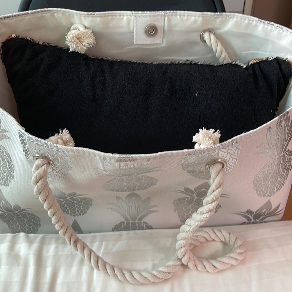 Pineapple Tote and Pouch Set - Picture 4 of 10